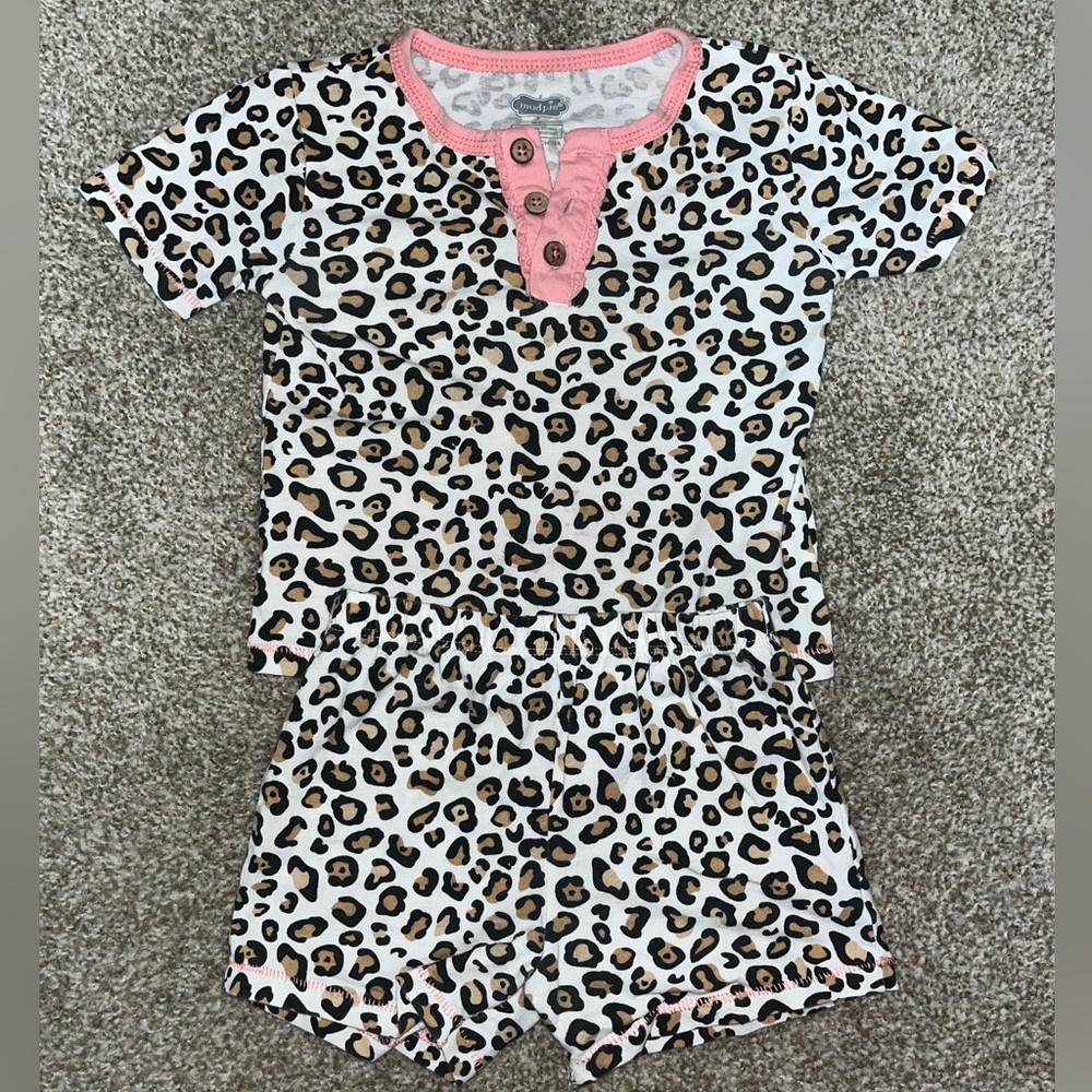 Mudpie 2-Piece Cheetah Print Henley & Short Set - Size 3T